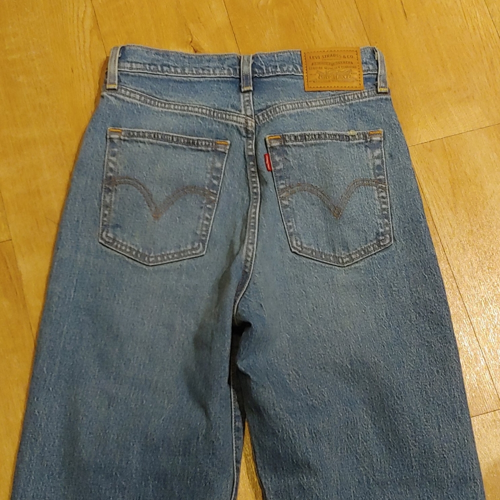 Levi's Premium RIBCAGE STRAIGHT ANKLE JEANS - Picture 8 of 11